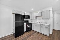 Building Photo - 706 N Eddy St