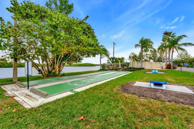 Building Photo - 611 Destiny Dr