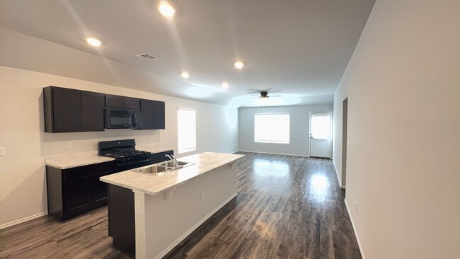 Building Photo - Brand New 4 Bedroom 2 Bathroom 2 Car Garag...