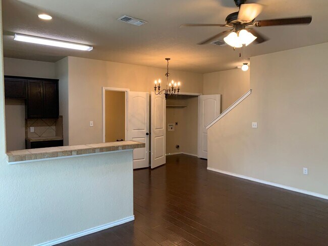 Building Photo - 2 Story Duplex / Interior Washer & Dryer C...