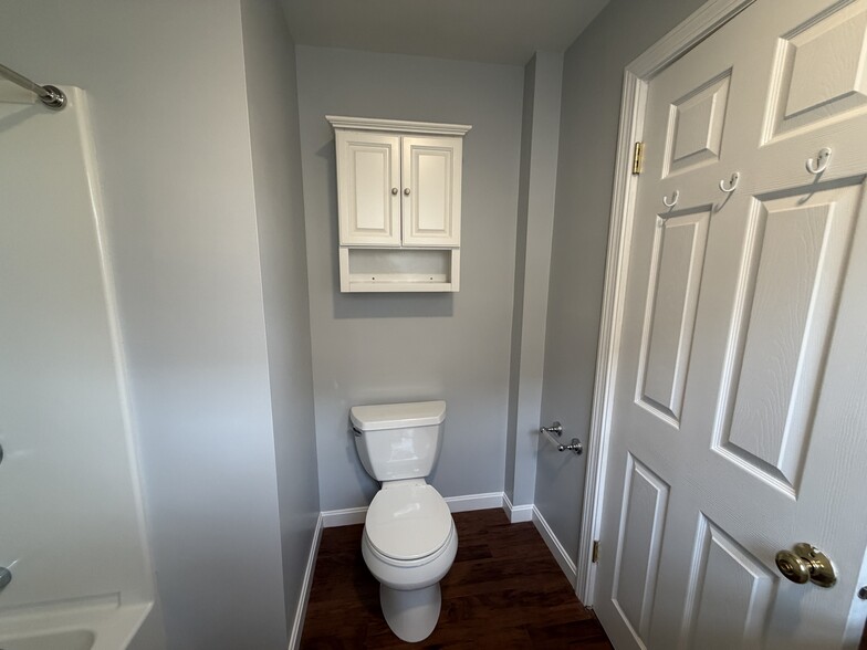 Bathroom - 13 Elizabeth St