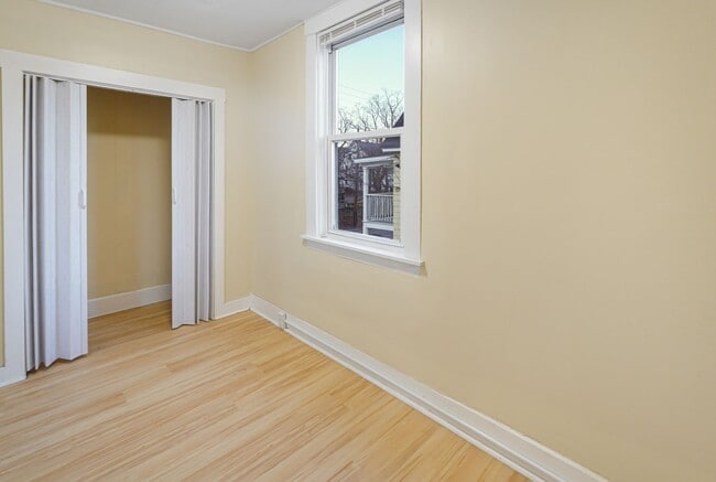 Building Photo - 168 Lunenburg St