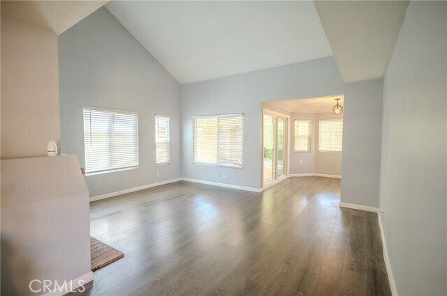 Building Photo - 3099 Oakview Ln