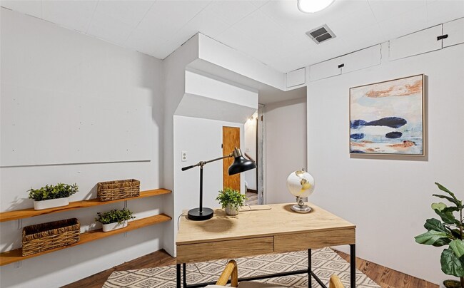 Building Photo - Stunning 4-Bedroom, 2.5-Bath Remodeled Home in Rushmore, Gig Harbor