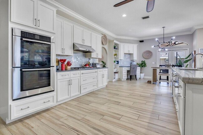 Building Photo - 16545 Majestic Ct