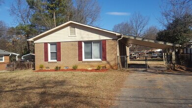 Building Photo - 3 Bedroom Brick Ranch in NW Charlotte