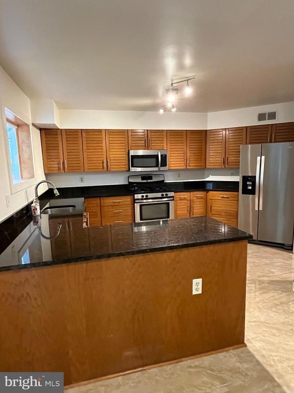 Building Photo - 10905 Whiterim Dr
