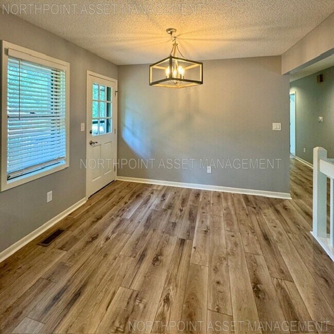 Building Photo - Exceptional Split-Level Home on Large Corn...