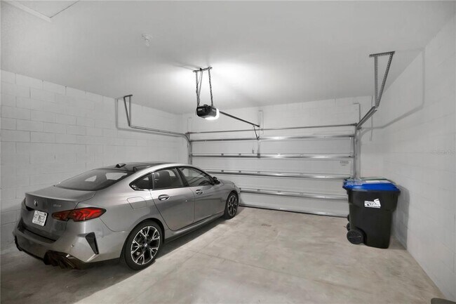 Building Photo - 11145 Sound Shr Dr