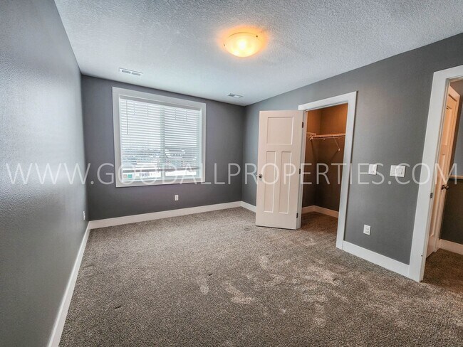 Building Photo - A Must See 4 Bedroom 3.5 Baths in Norwalk with a 3 Car Garage!!!