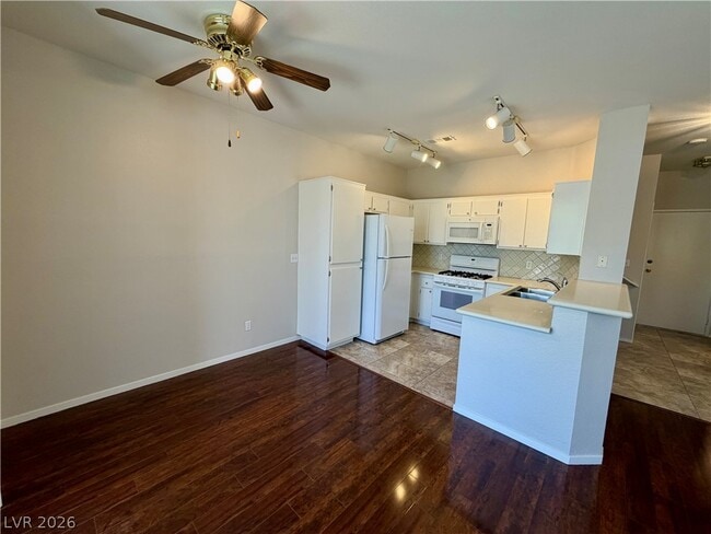 Building Photo - 251 S Green Valley Pkwy