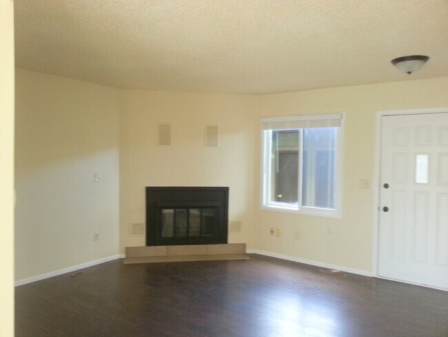 Building Photo - 1603 Cottonwood Dr