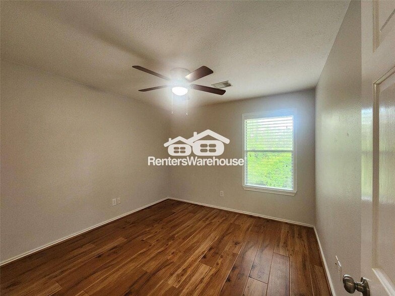 Building Photo - 119 Anise Tree Pl