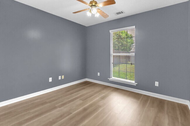 Building Photo - ** 3 Bed 2 Bath located in Cotton Lakes ** Call 334-366-9198 to schedule a self tour