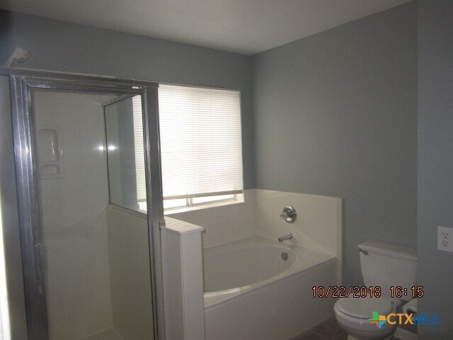 Building Photo - 3808 Sunflower Dr