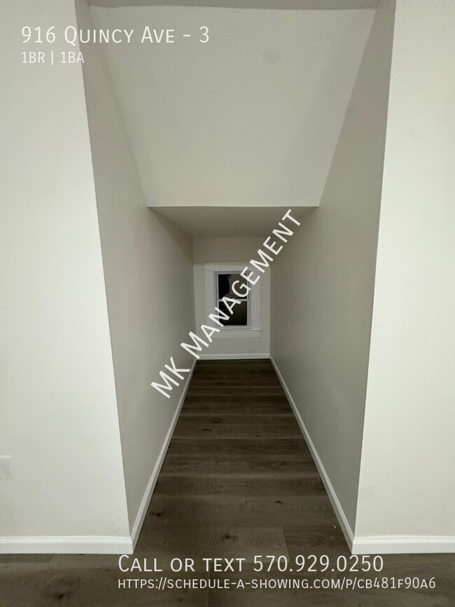 Building Photo - 916 Quincy Ave