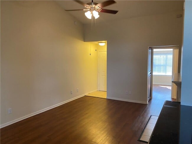 Building Photo - 6000 Shepherd Mountain Cove