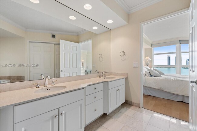 Building Photo - 3370 Hidden Bay Dr