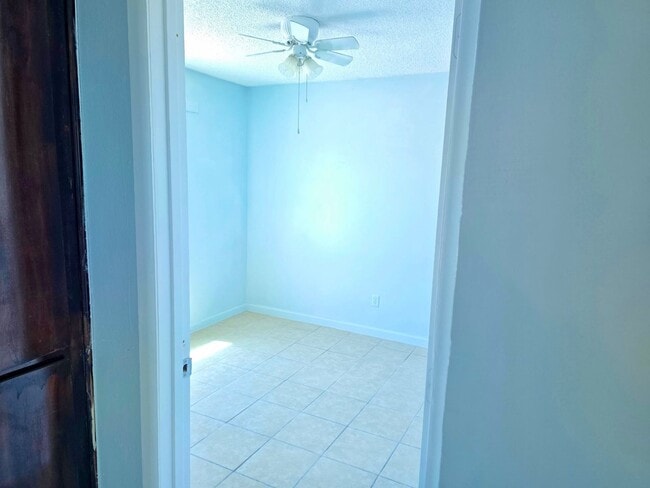 Building Photo - Hacienda Estates Three Bedroom Two Bath home !!! Close to Hospital and Retail Stores