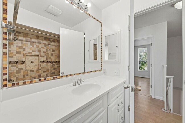 Building Photo - Spacious 2BD/1.5BA Fremont Townhouse | In-Unit W/D | Community Pool & Hot Tub | Carport Parking