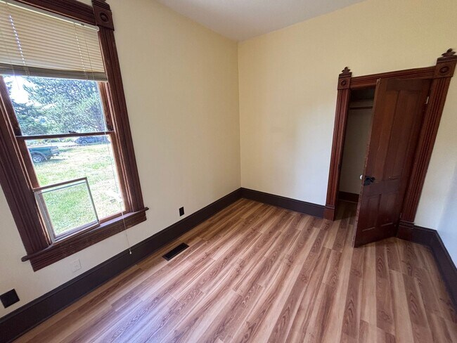 Building Photo - Charming Historic 4-bd Home for Rent – Ful...