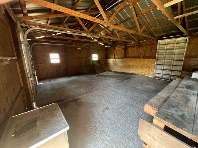 Building Photo - 3/1/1 located in Summerfield
