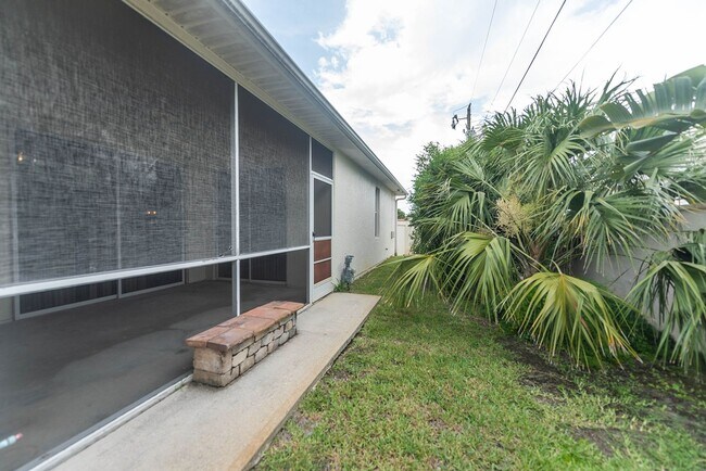 Building Photo - Beautiful Home in Satellite Beach including Lawncare and Community Pool