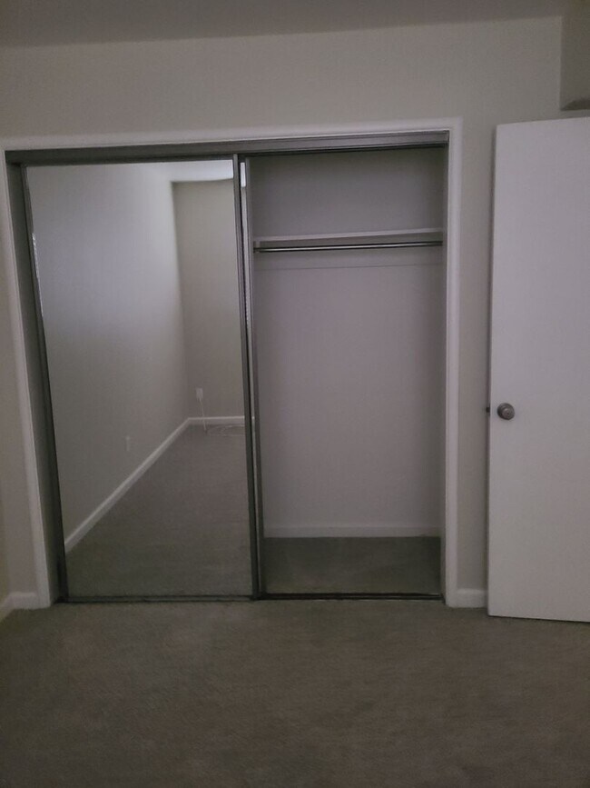 Building Photo - 139 W Lassen Ave