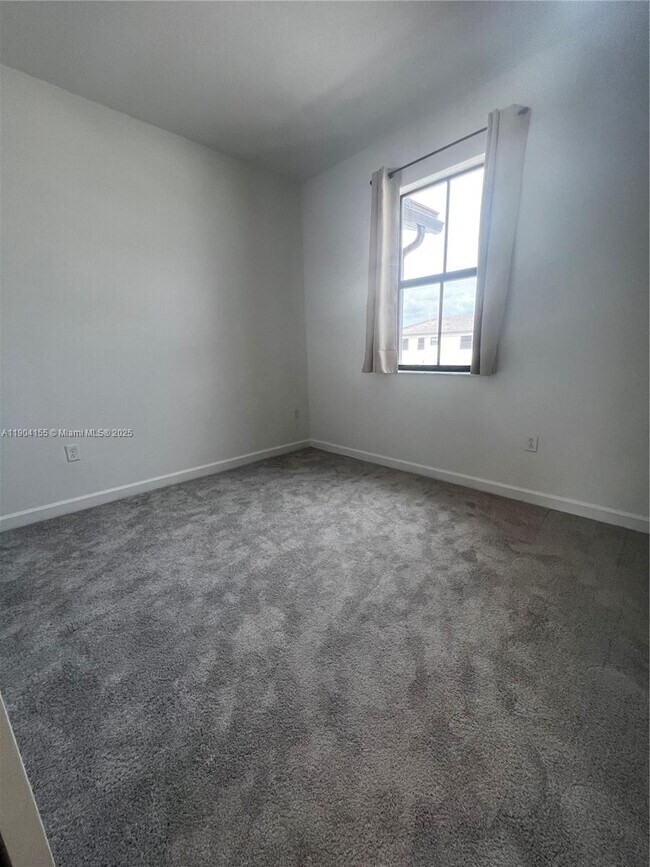 Building Photo - 23035 SW 129th Ave