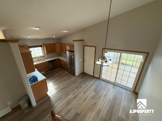 Building Photo - 911 S Colleen Ln