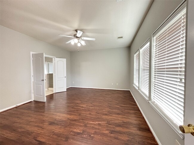 Building Photo - 1323 Maple Ace Dr