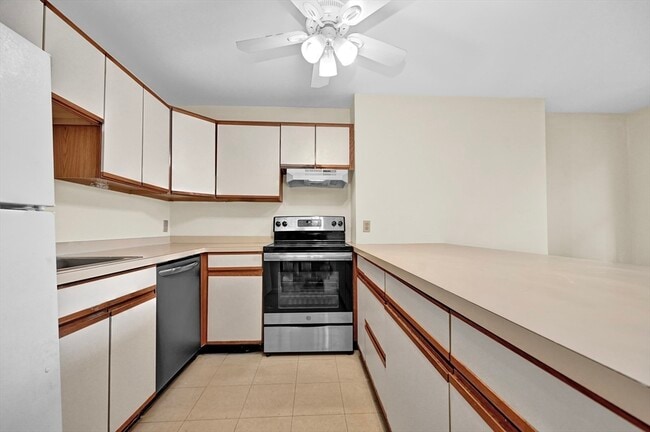 Building Photo - 773 Tremont St