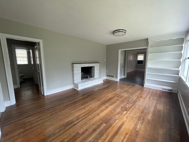Building Photo - 5411 Garners Ferry Rd