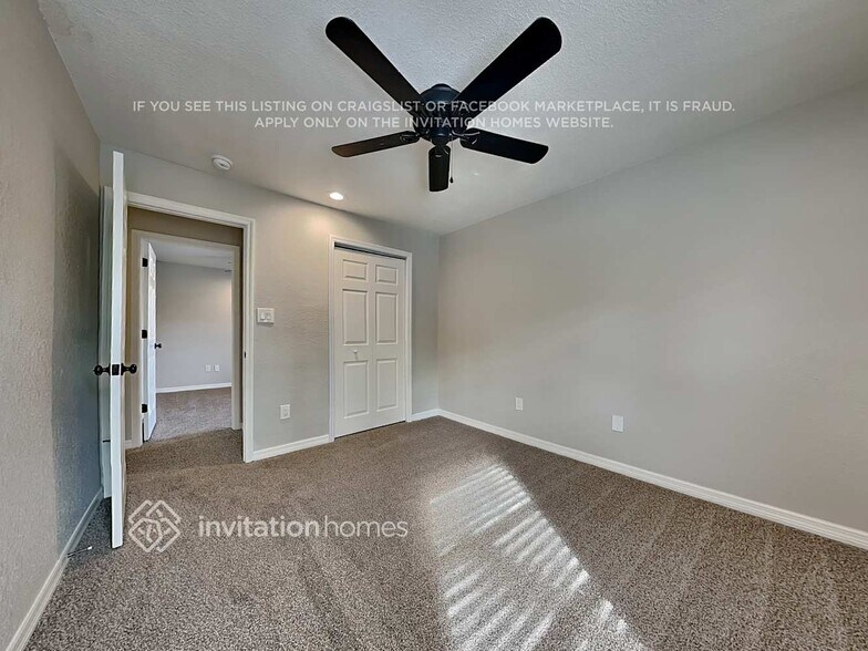 Building Photo - 548 Oak Creek Dr