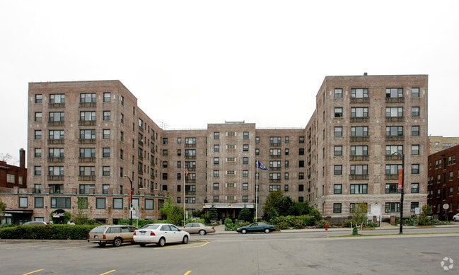 Stuyvesant Apartments - 245 Elmwood Ave Buffalo NY 14222 | Apartment Finder