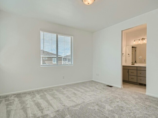 Building Photo - 9671 Truckee St