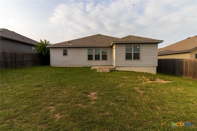Building Photo - 2305 Vicksburg Ln