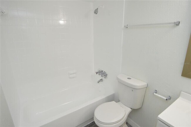 Building Photo - 5004 Castile Pl