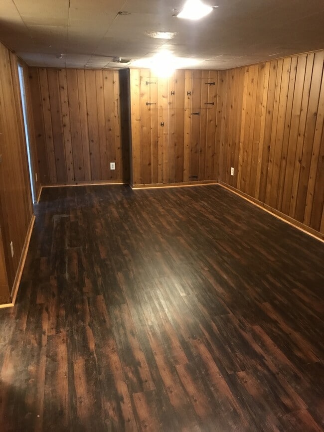 Building Photo - 3 bedroom 2 bath plus Den/Office in Robbin...