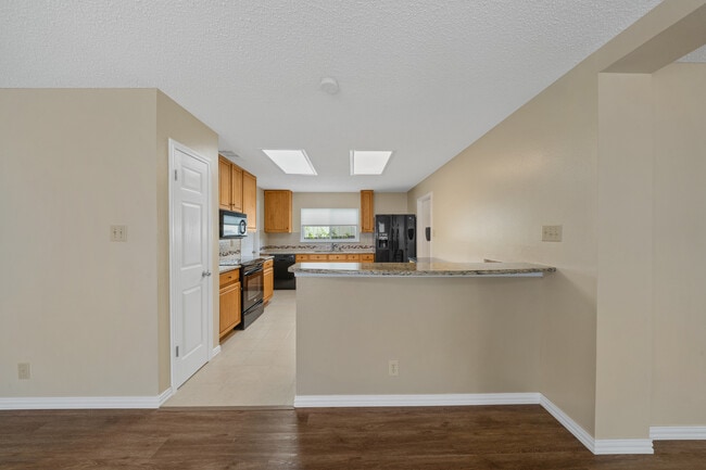 Building Photo - 4527 Stradford Pl