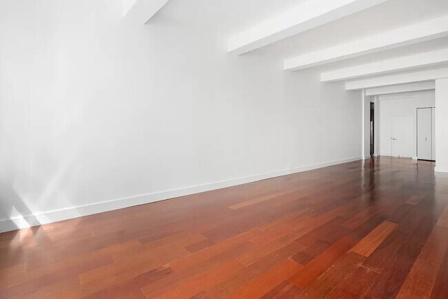 Building Photo - 80 John St