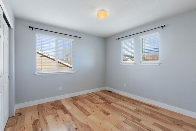 Building Photo - 4 Bedroom Dream Home waiting for you!