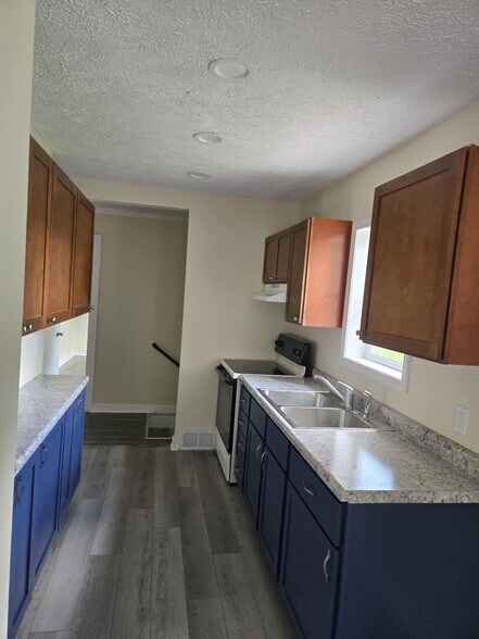 Kitchen - 826 Clayton St
