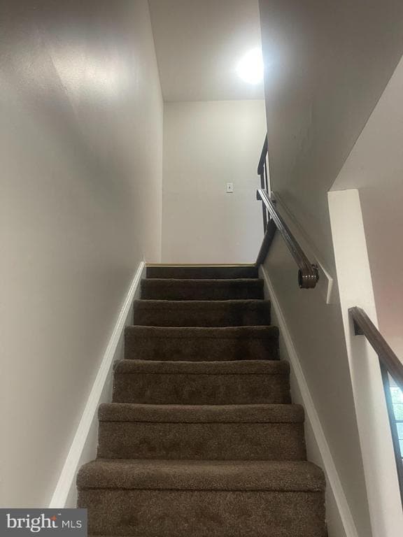 Building Photo - 207 Channing Dr