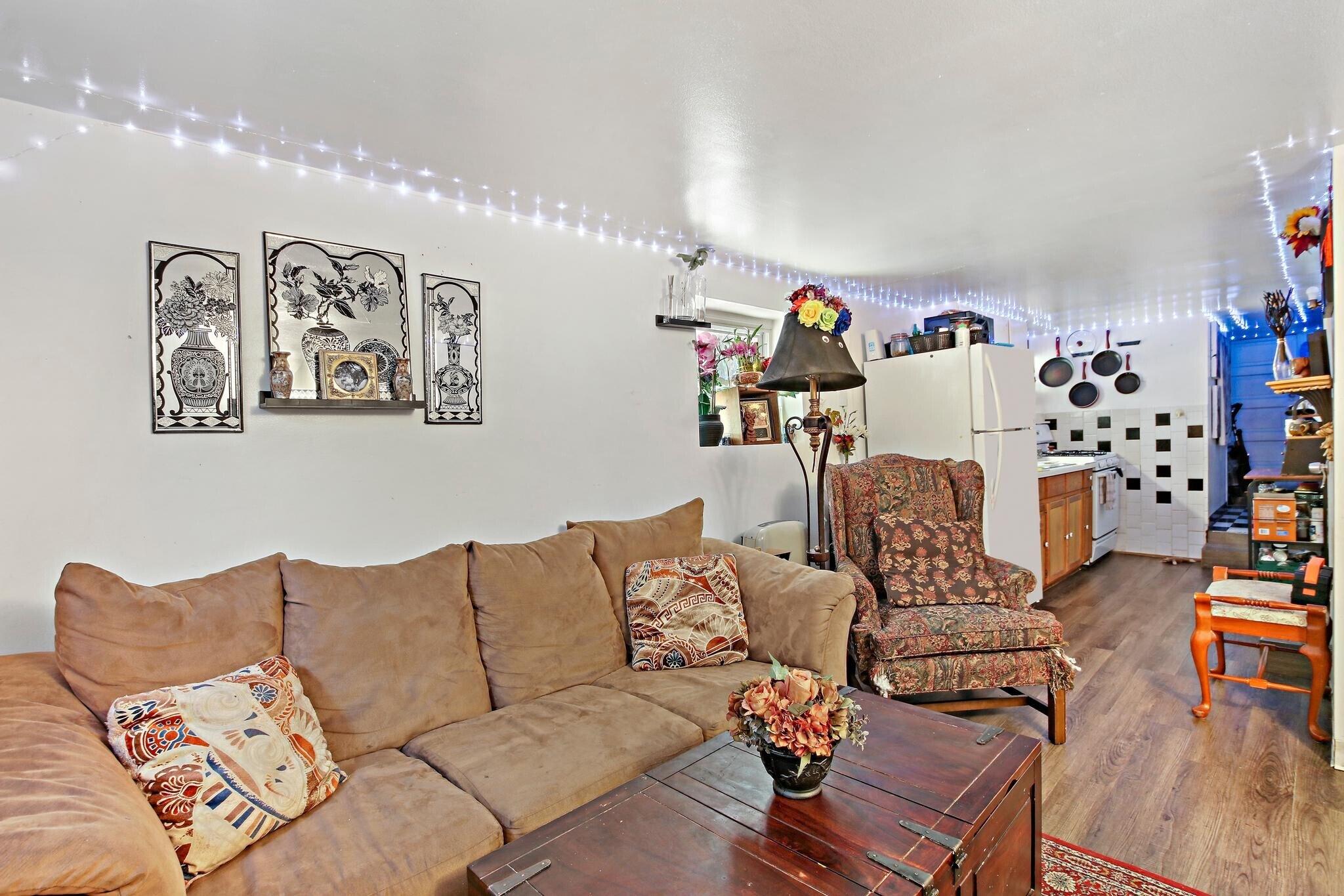 Building Photo - 2842 N Hamlin Ave