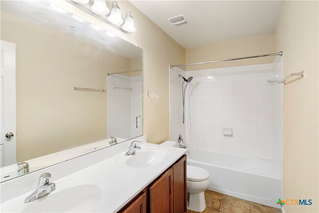 Building Photo - 9405 Cricket Dr