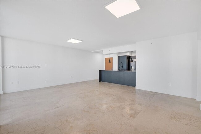 Building Photo - 31 SE 5th St