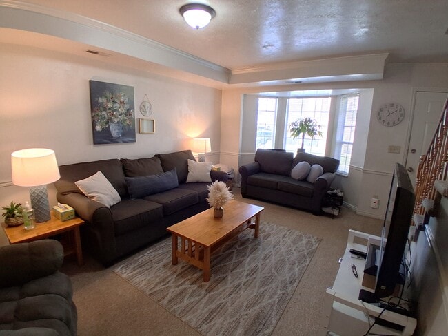 Building Photo - 565 N 300 E