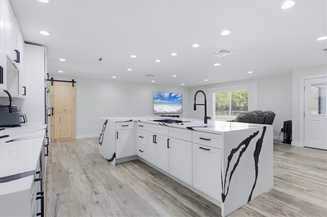 Building Photo - 5361 Myakka Valley Trail