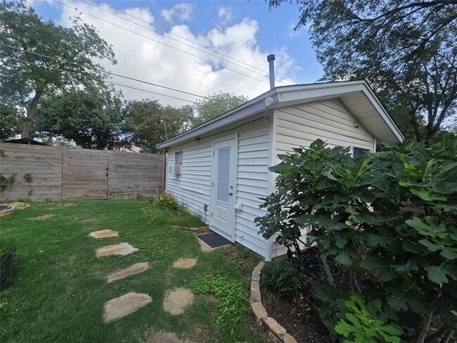 Building Photo - 4606 Depew Ave